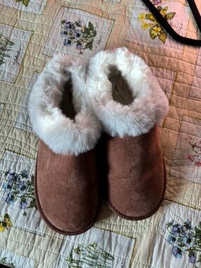Aerie slippers